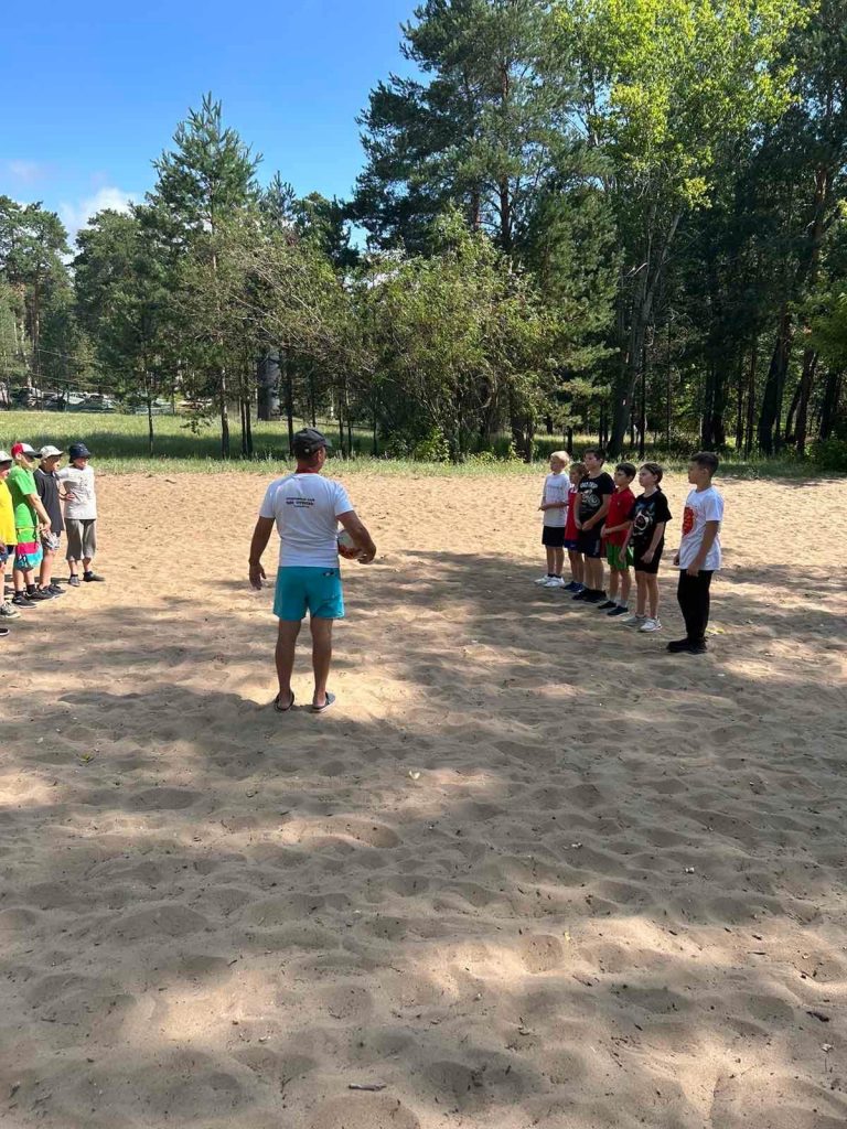 Соревнования по футболу и пионерболу в лагере Гранит!