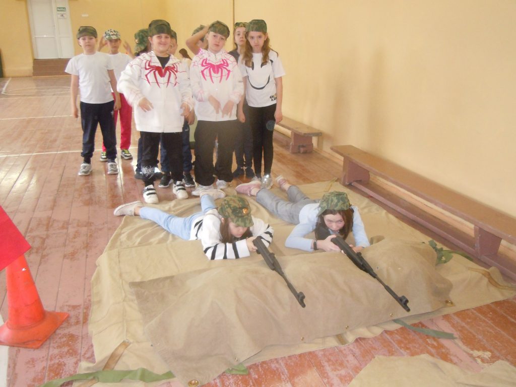 патриотические мероприятия с составом 3-х учебных групп - программы «Юный Патриот России»